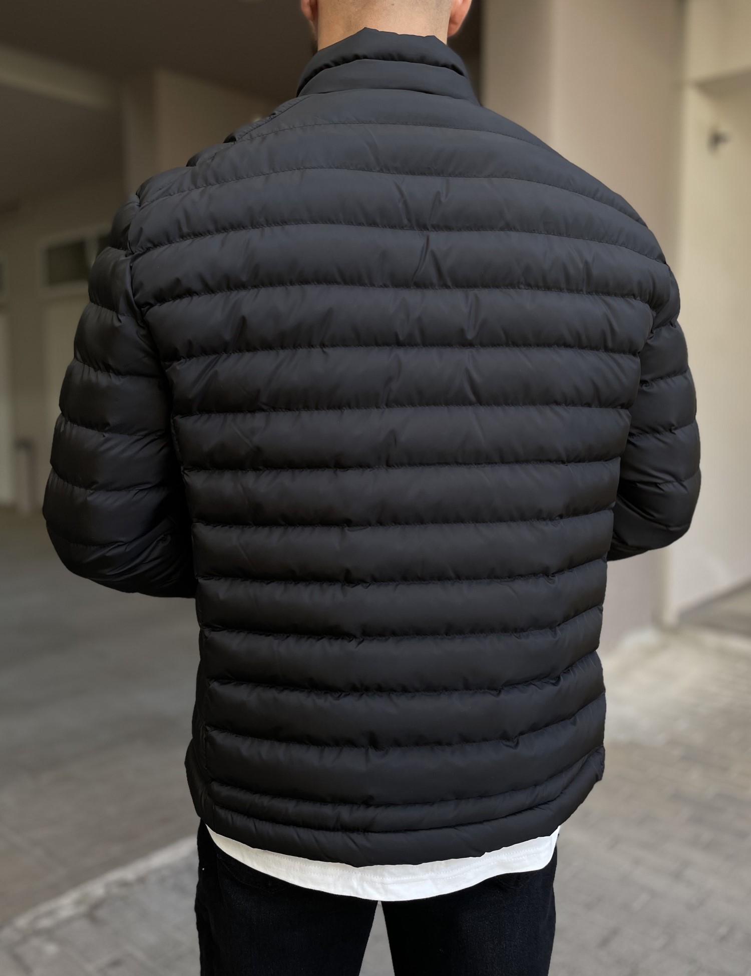 Ανδρικό μαύρο καπιτονέ μπουφάν D3078 φωτογραφία